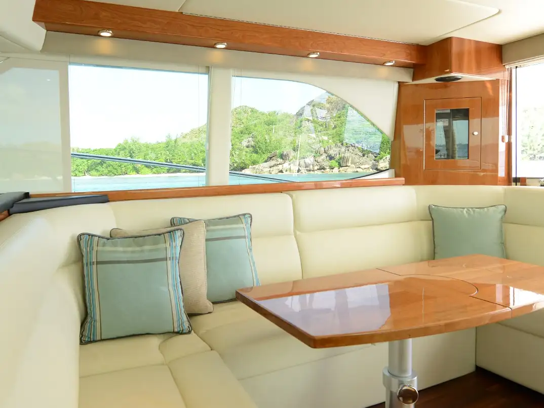 51' Riviera "USHAKA" — photo 16