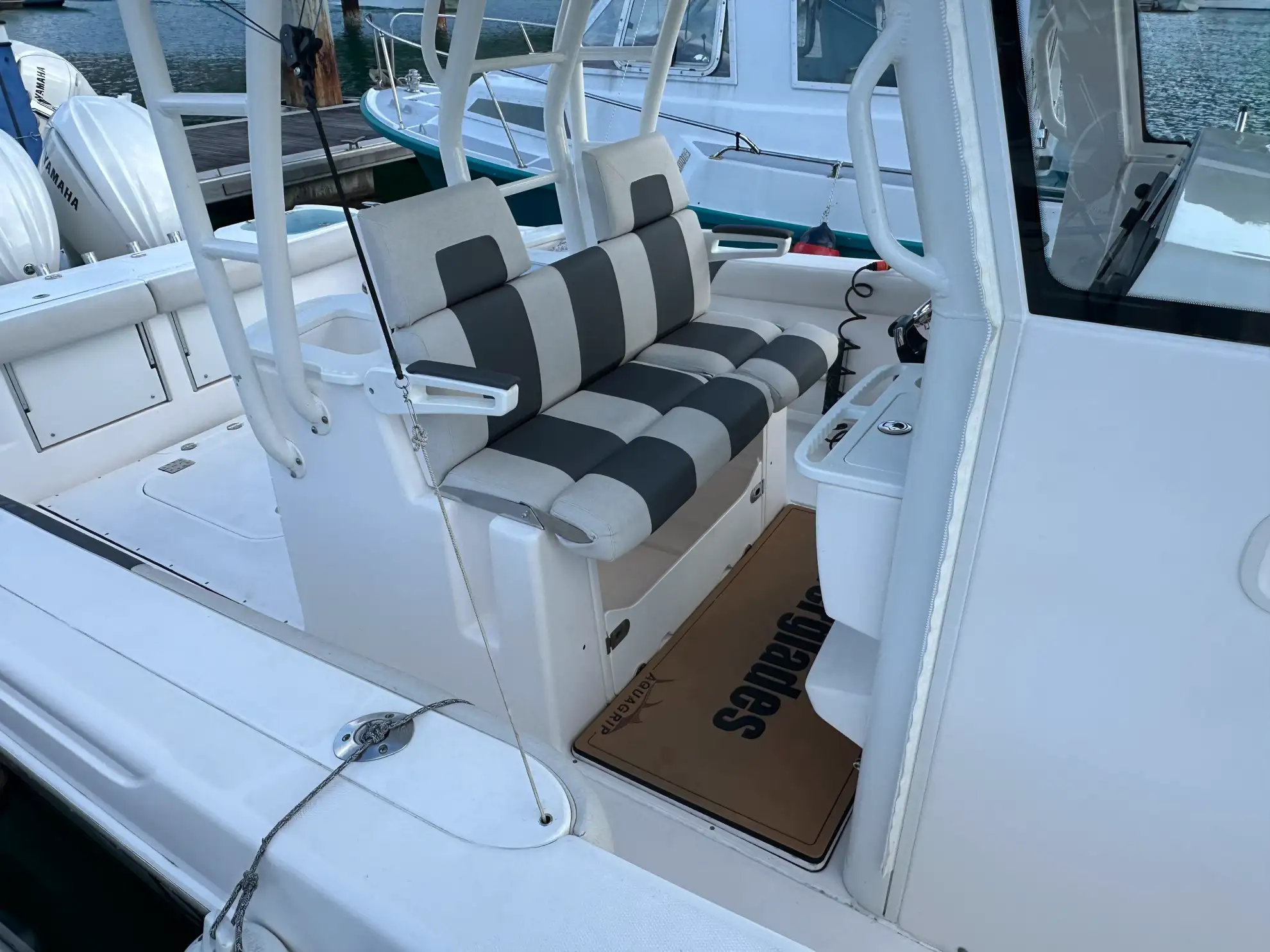 35' Everglades "BIBI" — photo 8