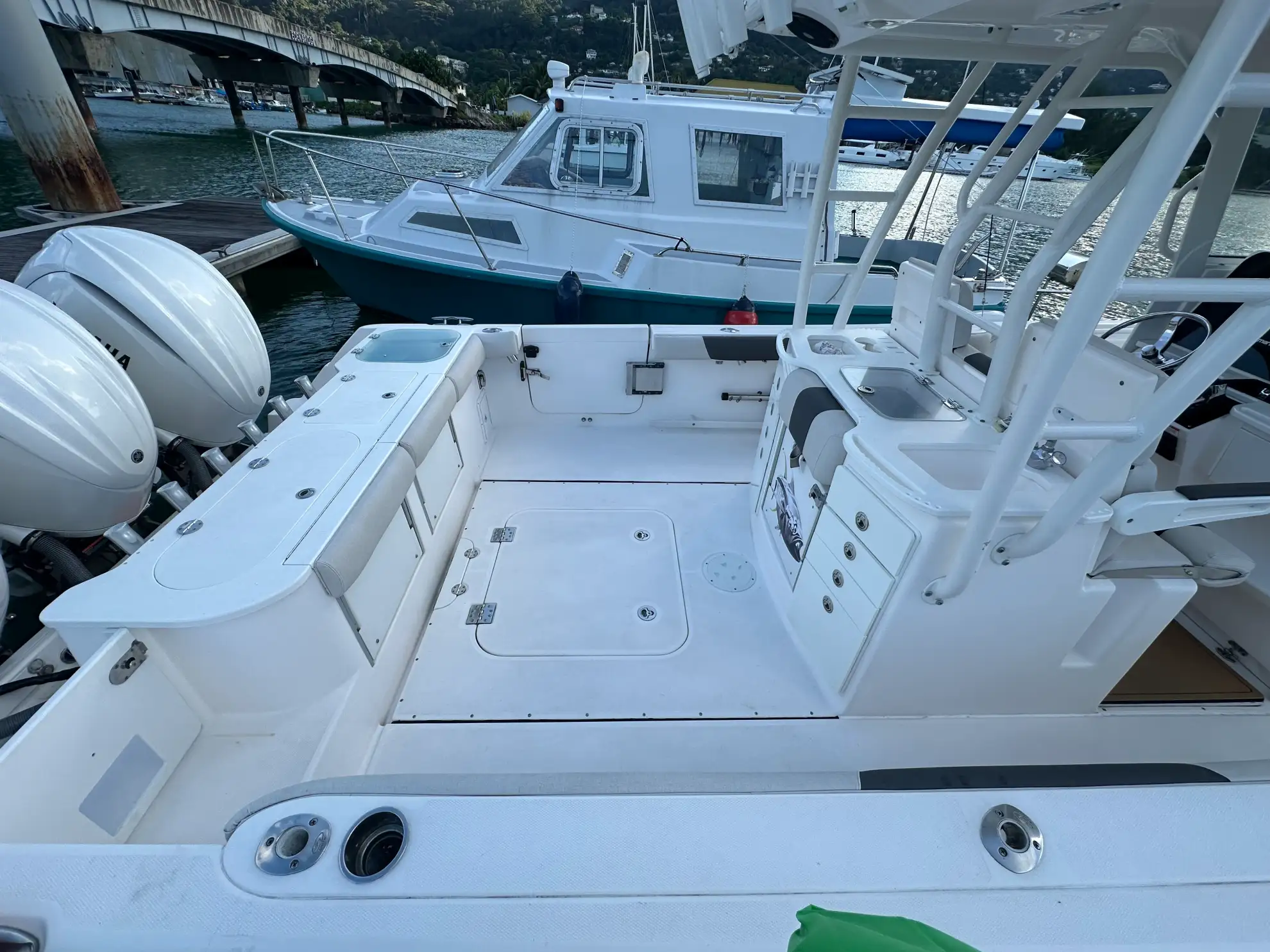 35' Everglades "BIBI" — photo 4