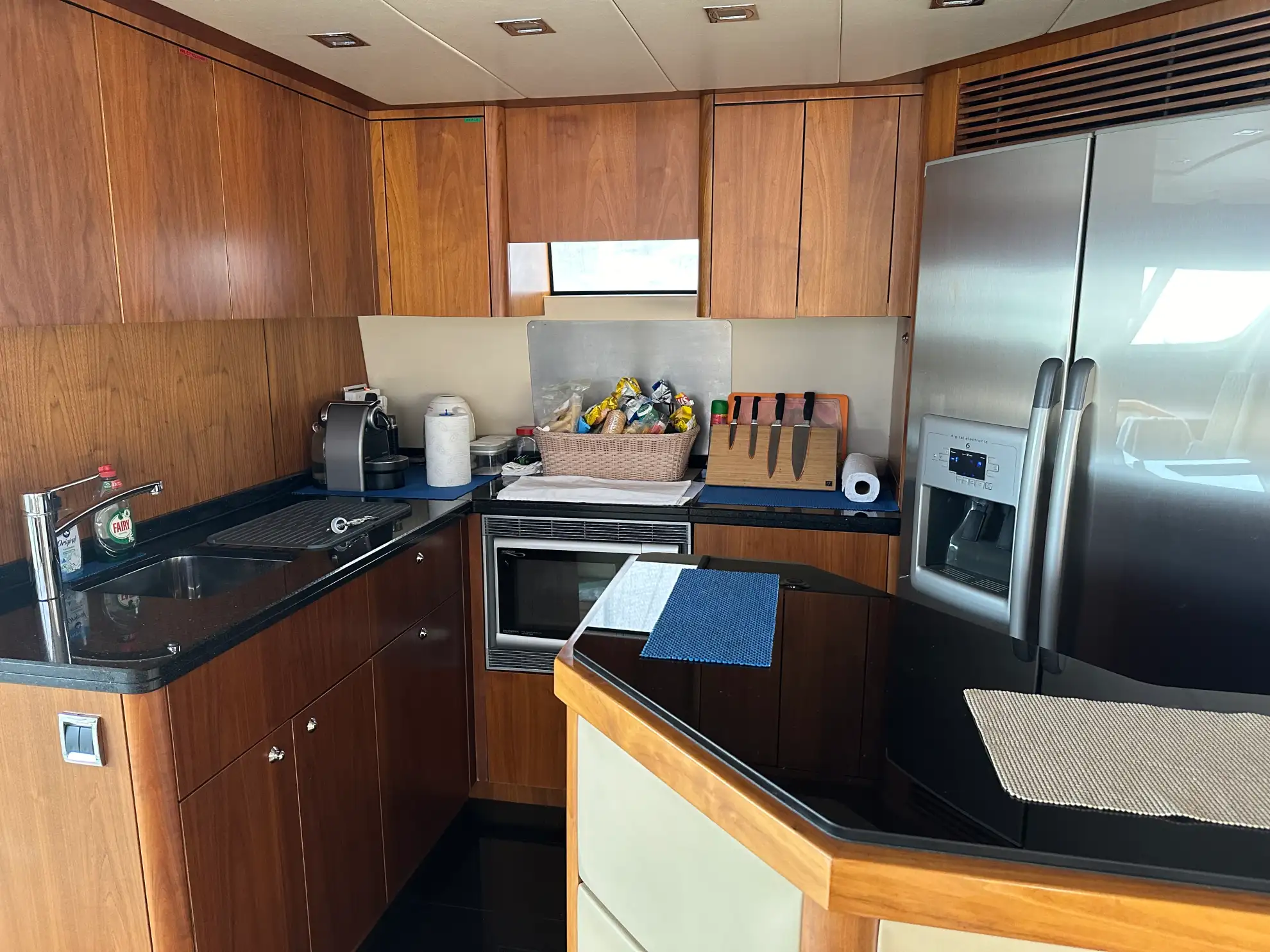 Sunseeker Manhattan 74’ — photo 35