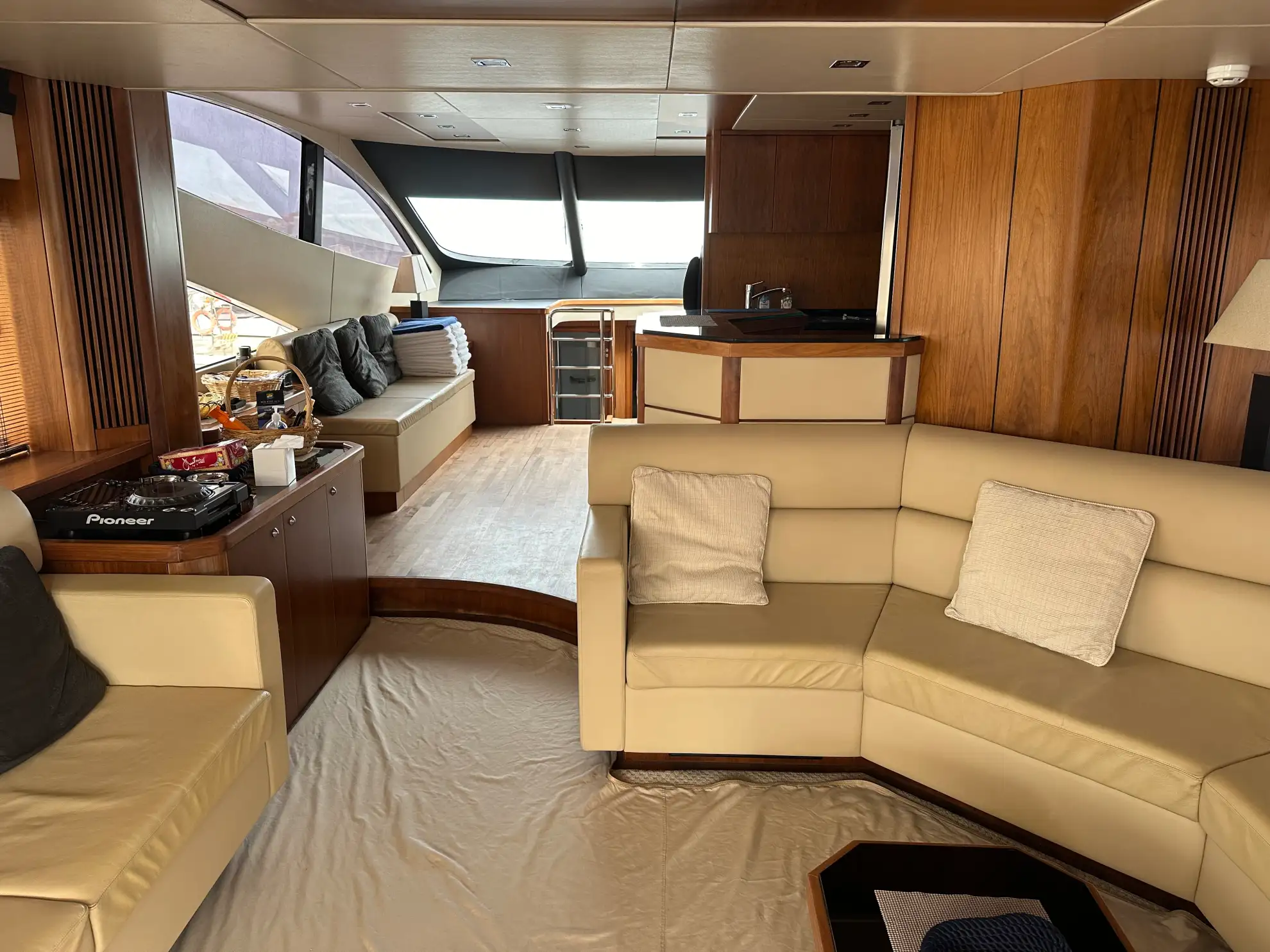 Sunseeker Manhattan 74’ — photo 18