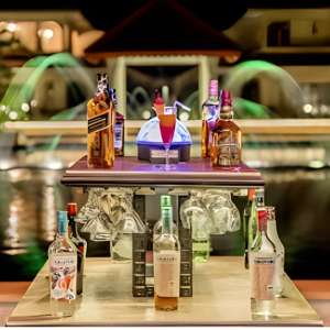 The Rose Restaurant and Bar (Oasis Hotel)