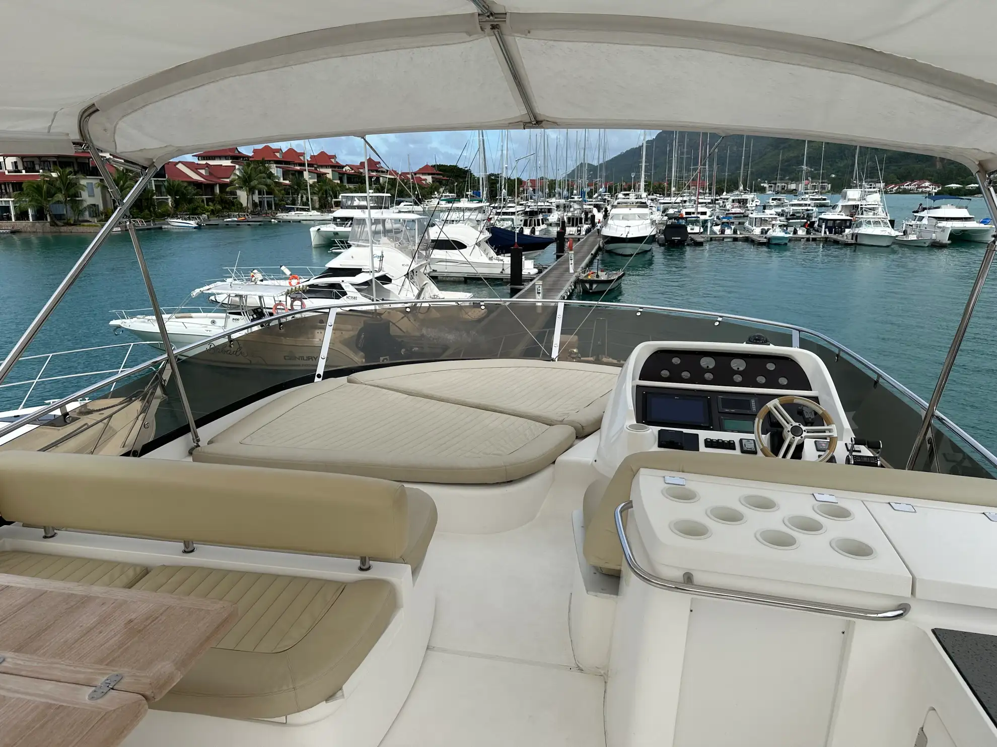 Sunseeker Manhattan 74’ — photo 26