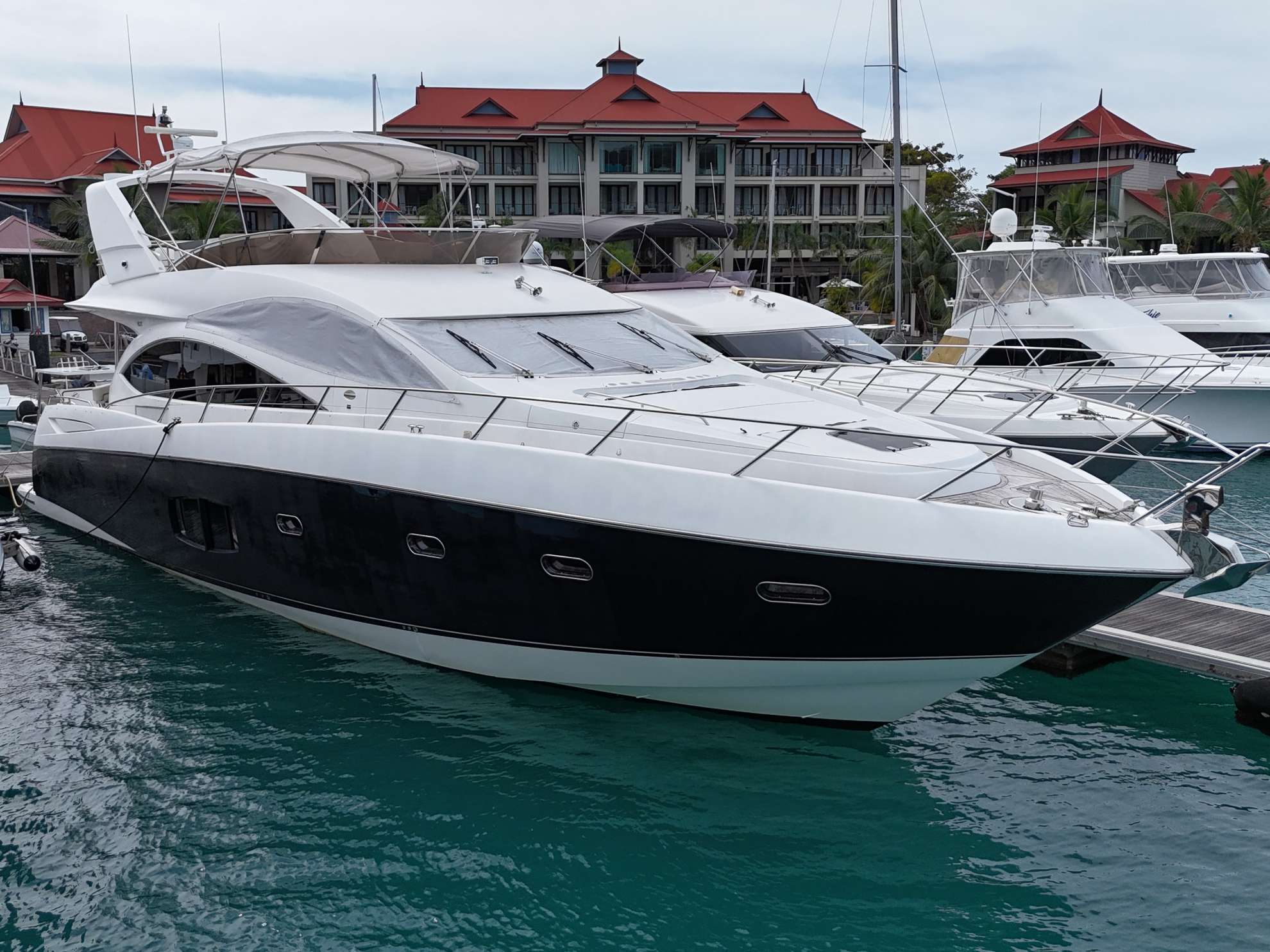 Sunseeker Manhattan 74’