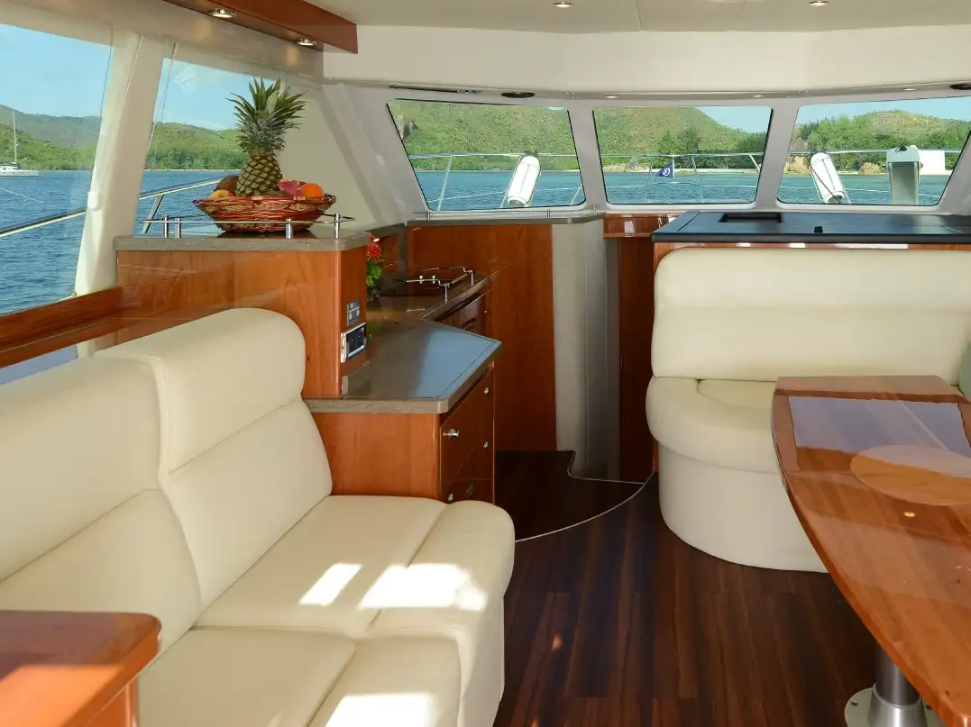 51' Riviera "USHAKA" — photo 15