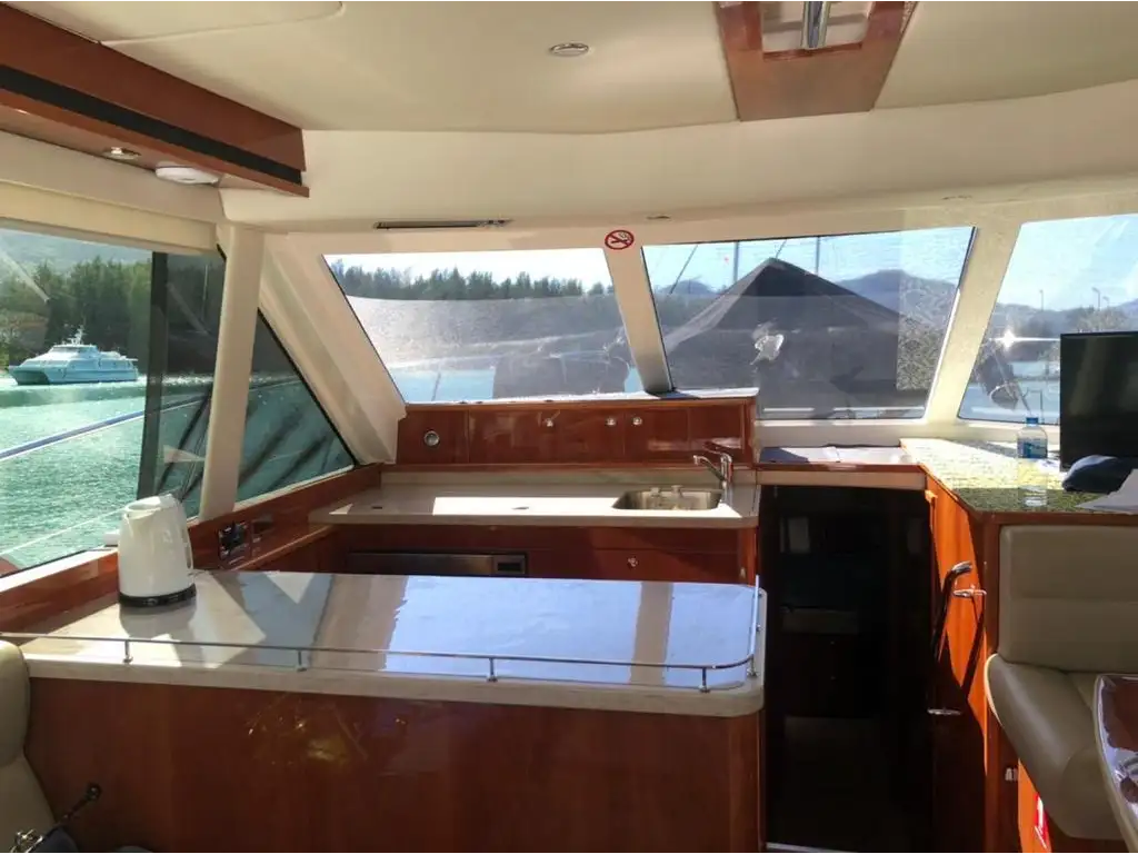 51' Riviera "USHAKA" — photo 7