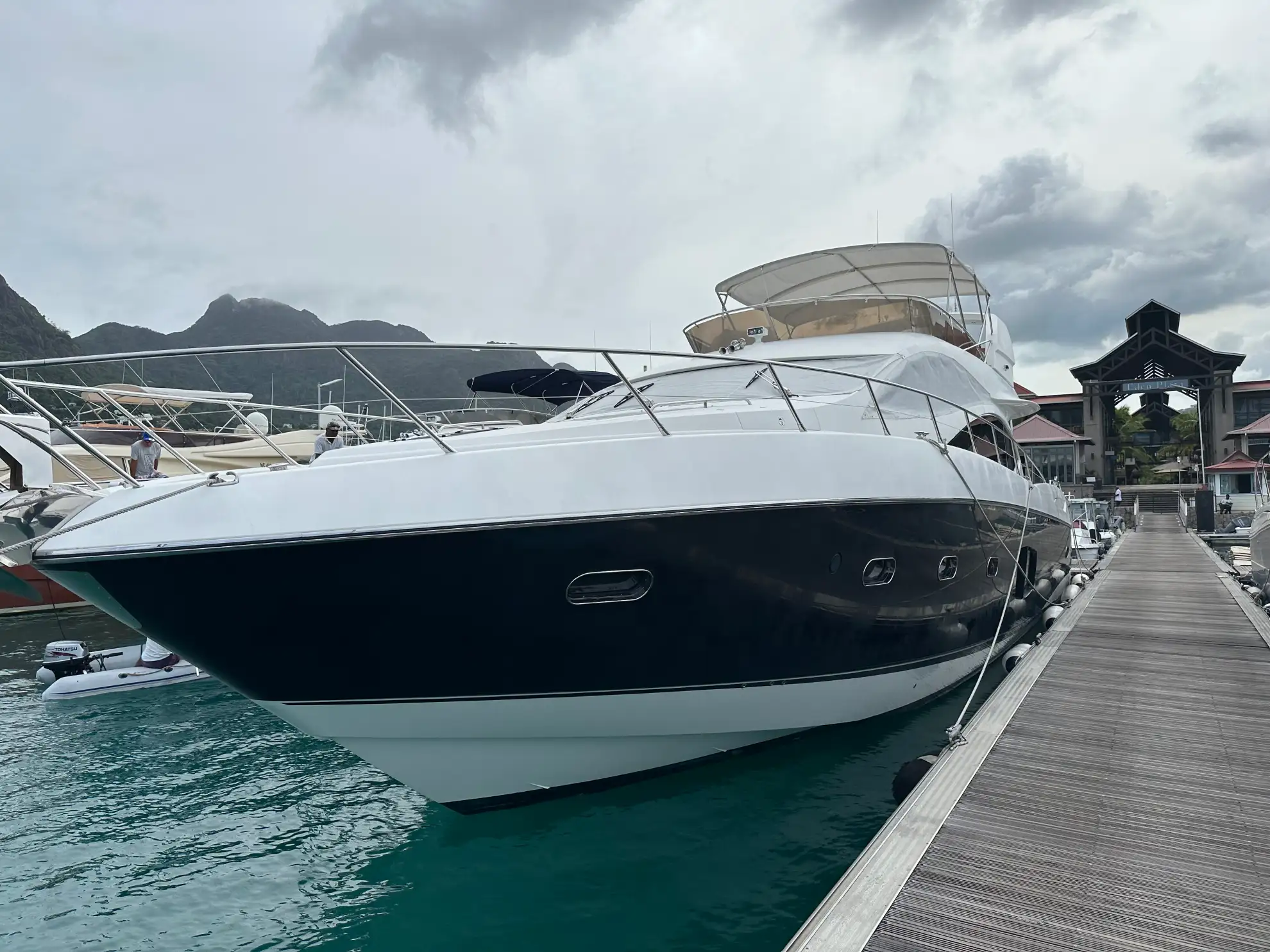 Sunseeker Manhattan 74’ — photo 8