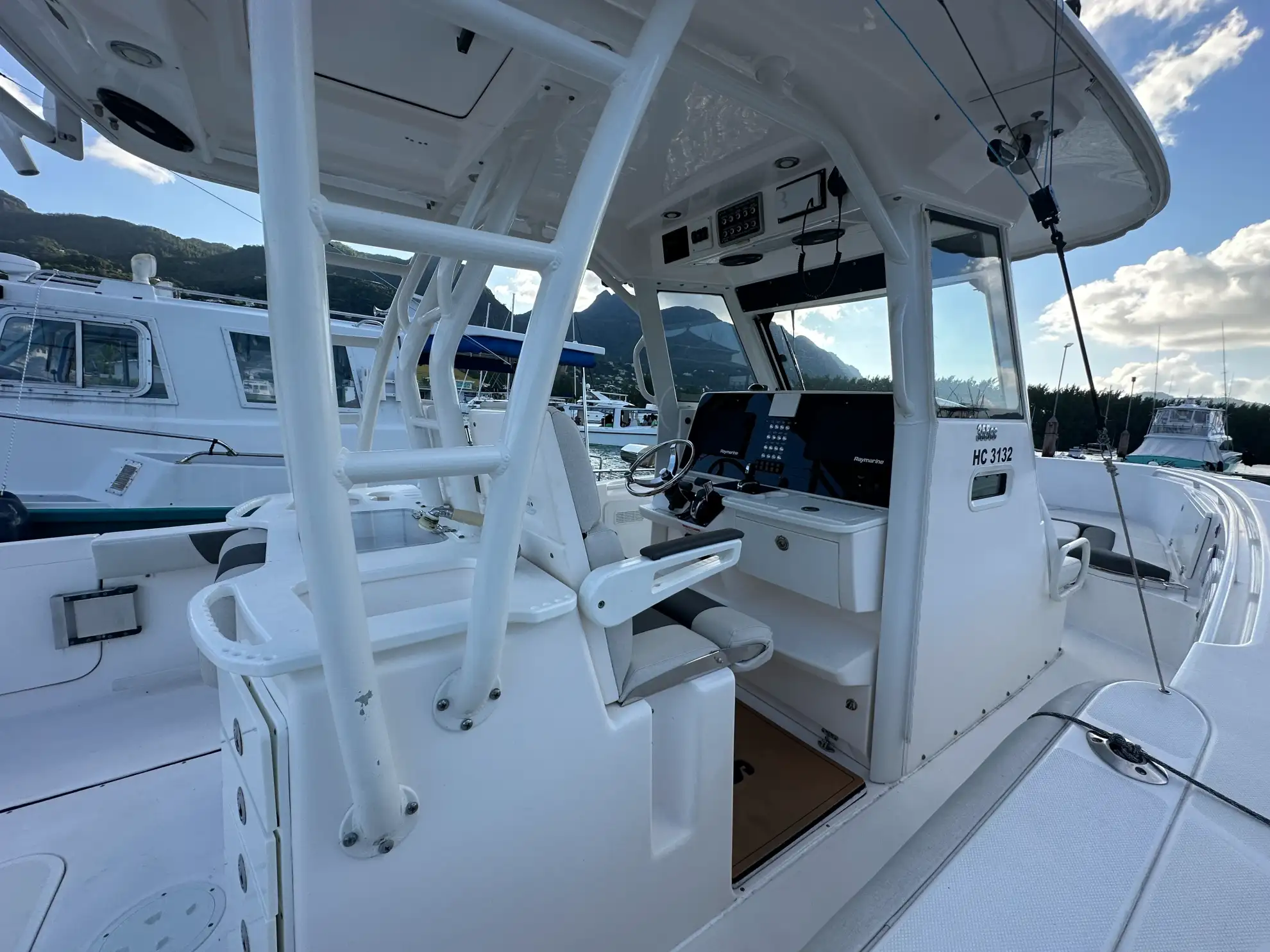 35' Everglades "BIBI" — photo 7